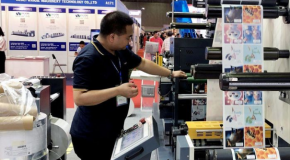 Khám phá SỰ SÁNG TẠO không giới hạn khi bạn chọn in túi nilon giá sỉ!