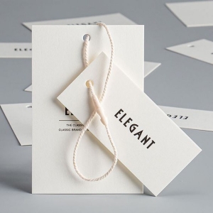 In nhãn mác quần áo tại Quận 8